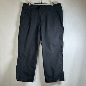 Woolrich Women’s Black Cotton Blend Capri Pants. Size 12